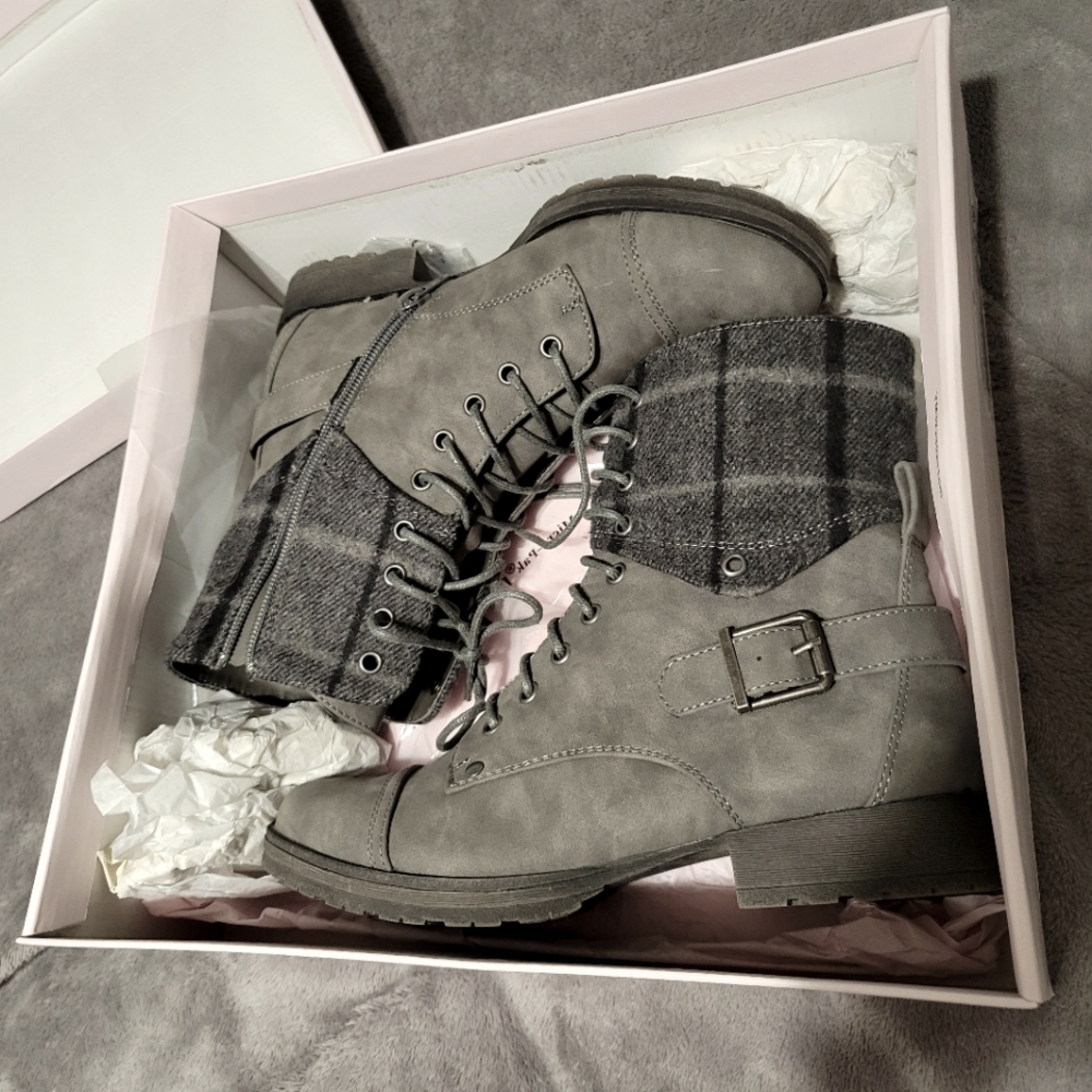 JustFab Gray Flannel Boots